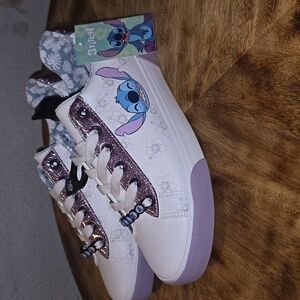 Women's Stitch Fashion Sneakers In Size 9 1/2